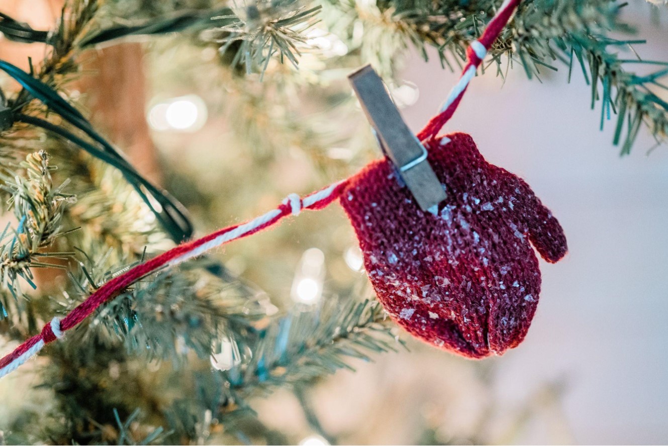Choosing Ornaments and Trees for a 12-Foot Ceiling